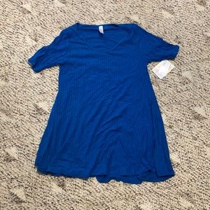 Lularoe xs blue perfect t
